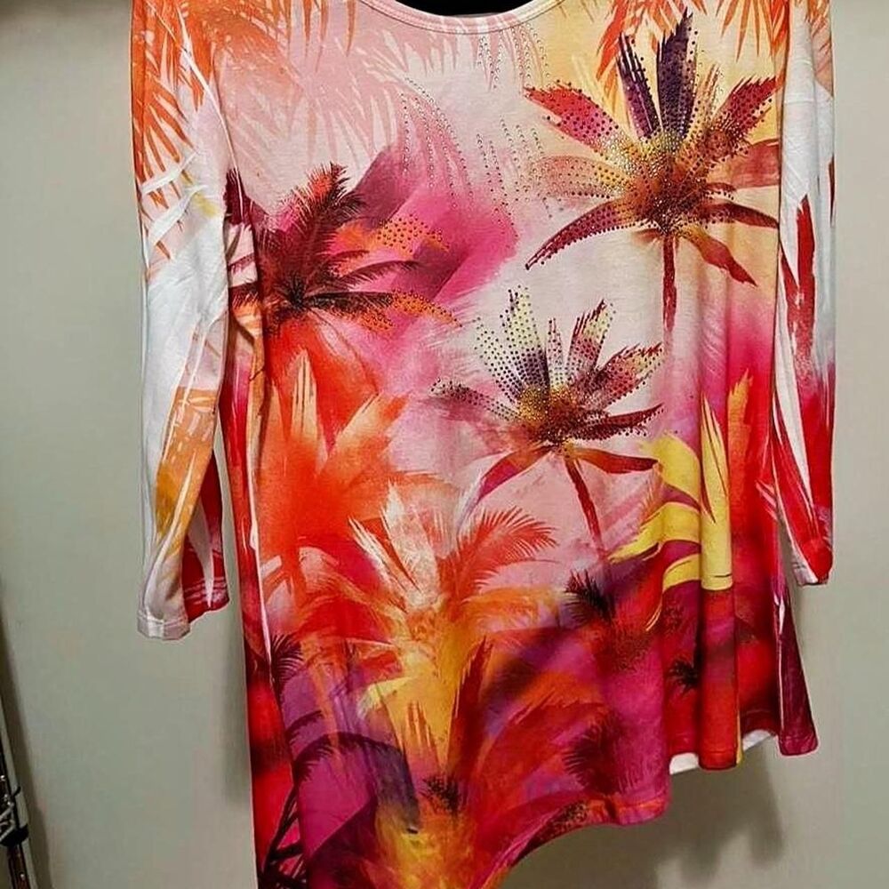 Jess & Jane Tropical Palm Print Asymmetrical Top | Rhinestone Detail | Size Medi